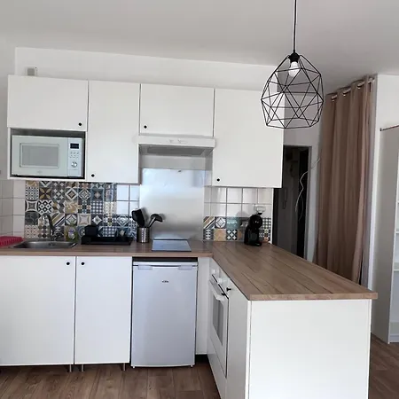 - Apartmán
