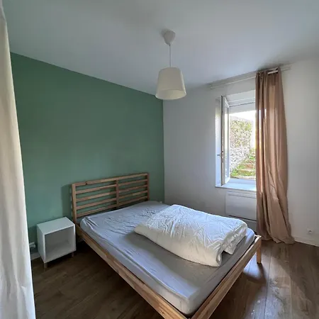 - Apartmán